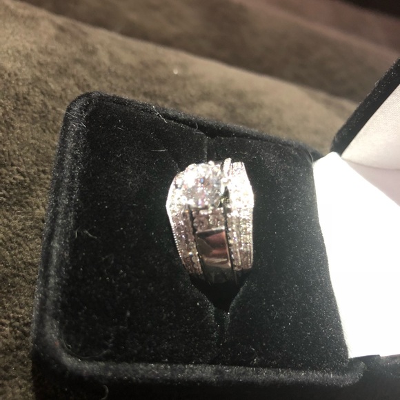 Wedding ring - Picture 2 of 6